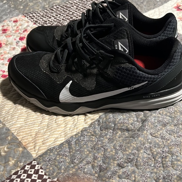 Nikes for sale! - Picture 3 of 7